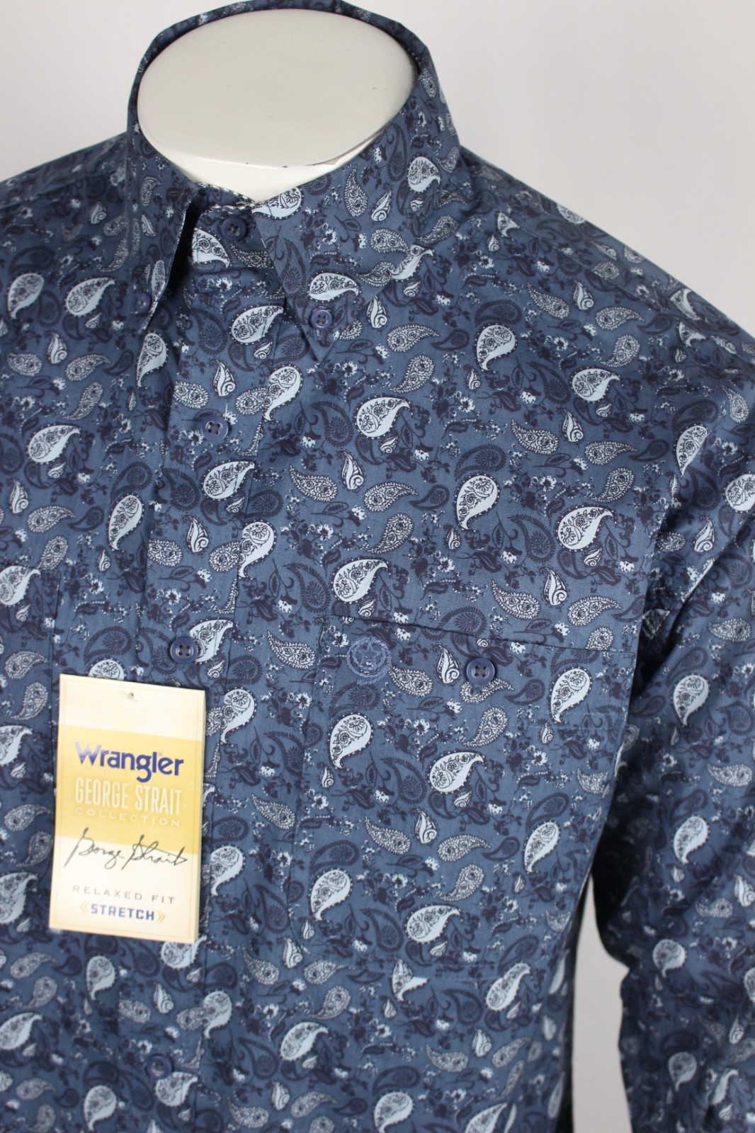 Wrangler Men’s George Strait Relaxed Button Down Long Sleeve Shirt Blue Paisley
