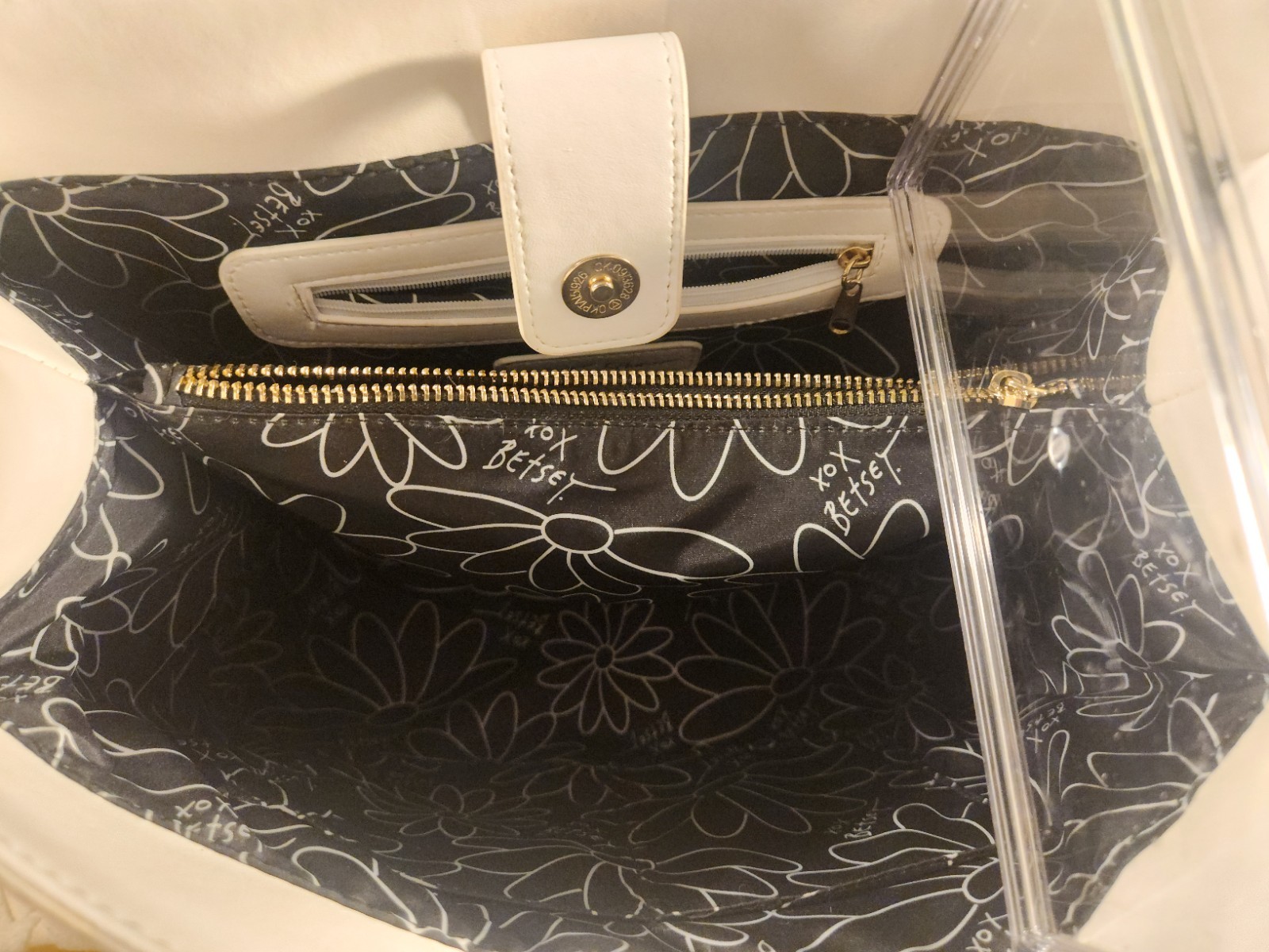 Betsey Johnson Black & White Daisy Floral Satchel, Detachable Strap, Gold HW