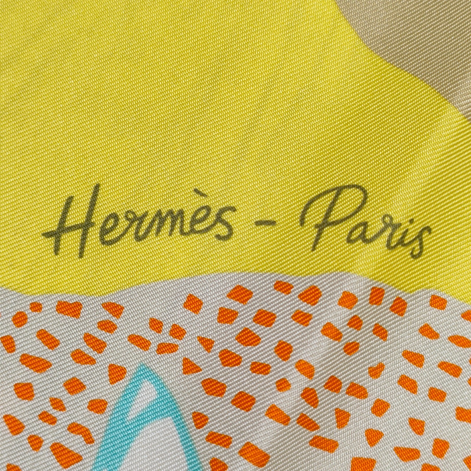 Unused w/box HERMES Carre 90 En Liberte ! Dog 35in Silk Scarf 90cm US duty free