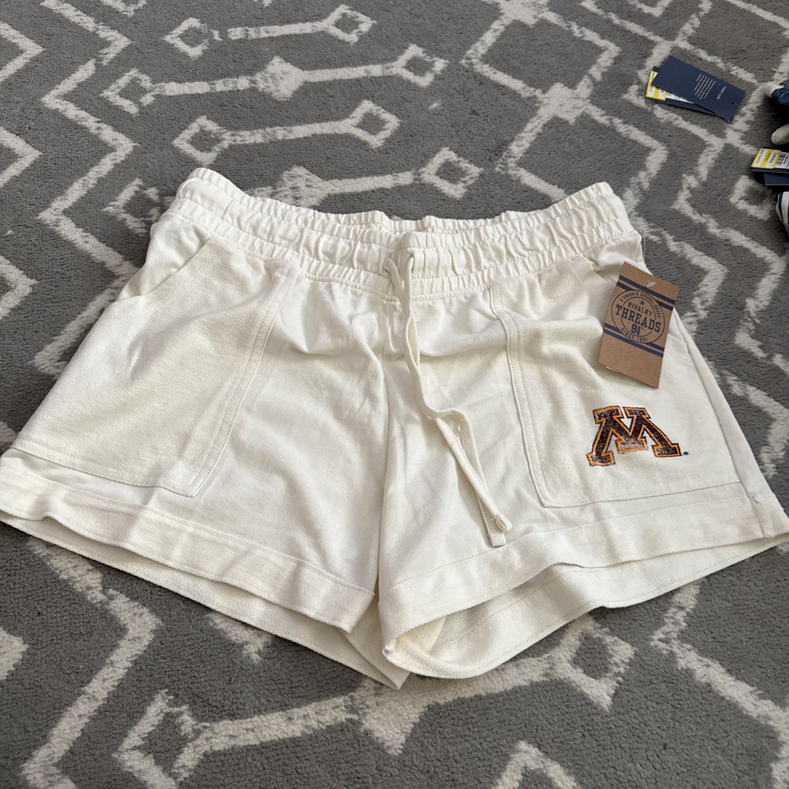 Rivalry Threads 91 Size S 4/6 ivory Minnesota Gophers Lined Womens Shorts