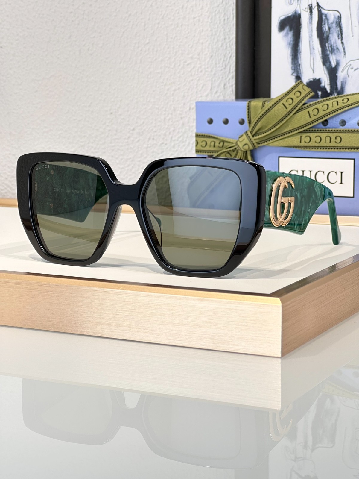 New Gucci GG0956S Oversized Geometric Women’s Sunglasses Black/Green Lense