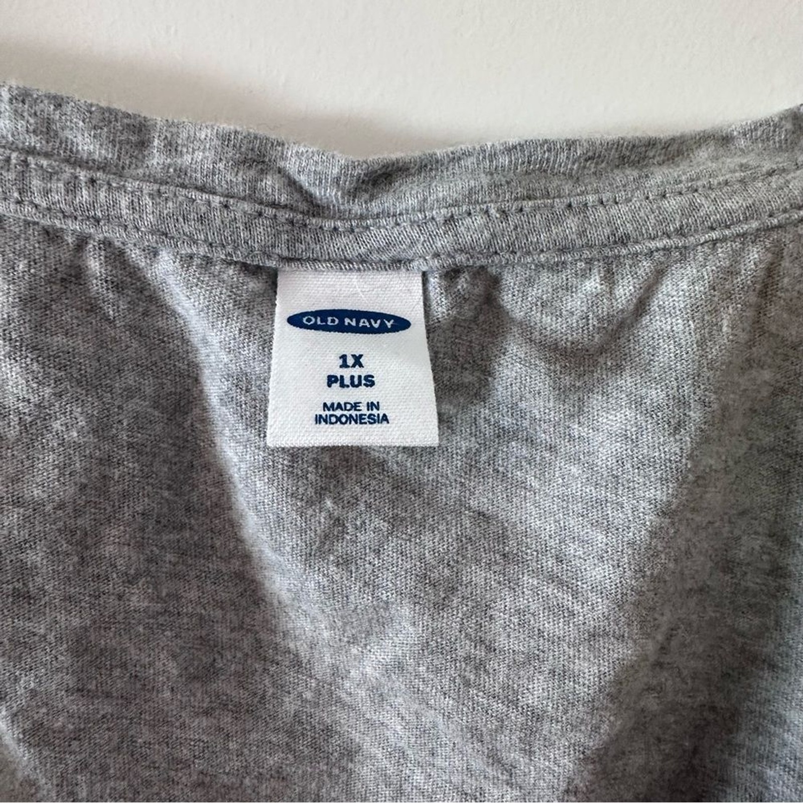 1X Gray Sleeveless Old Navy Tank Top