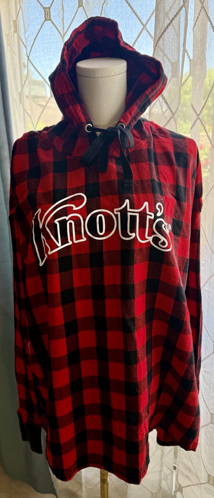 Knott’s Berry Farm Red Black Checkered Hoodie Pullover Pajamas Medium Cozy Comfy