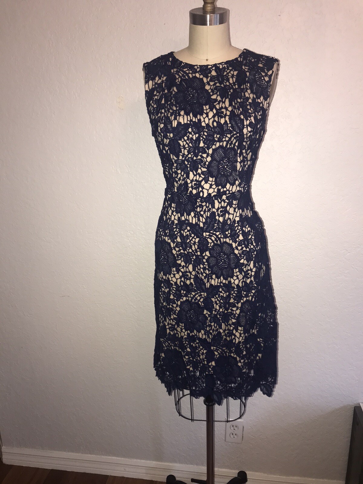 Ryan Michelle Dress Size L Sleeveless Navy Blue Crochet/Lace Over Nude Lining