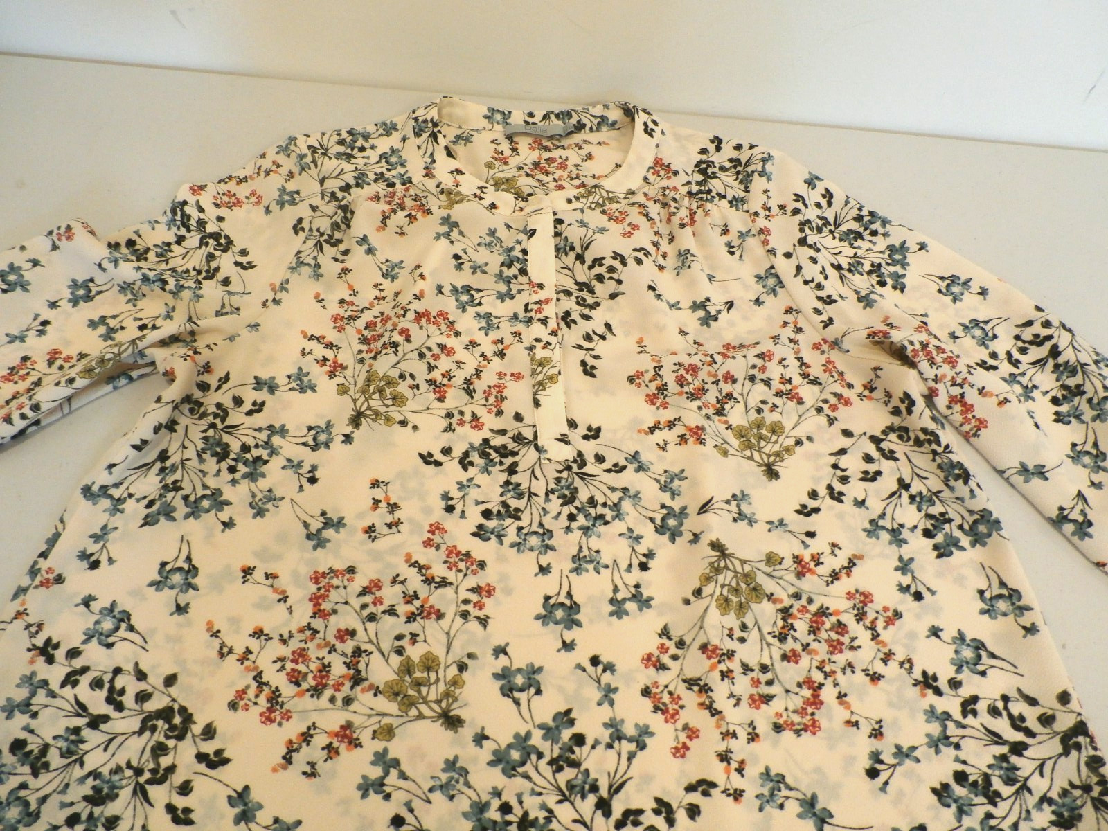 Dalia Beige Floral Tunic Top 3/4 Sleeves 4-Button Front Large