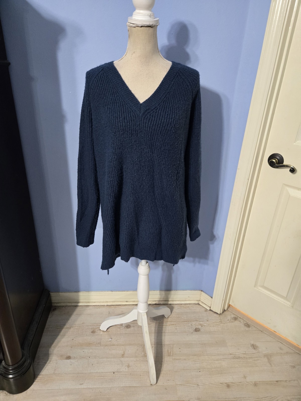 Natural Reflections Sweater Women’s Blue Ribbed V-Neck Tunic