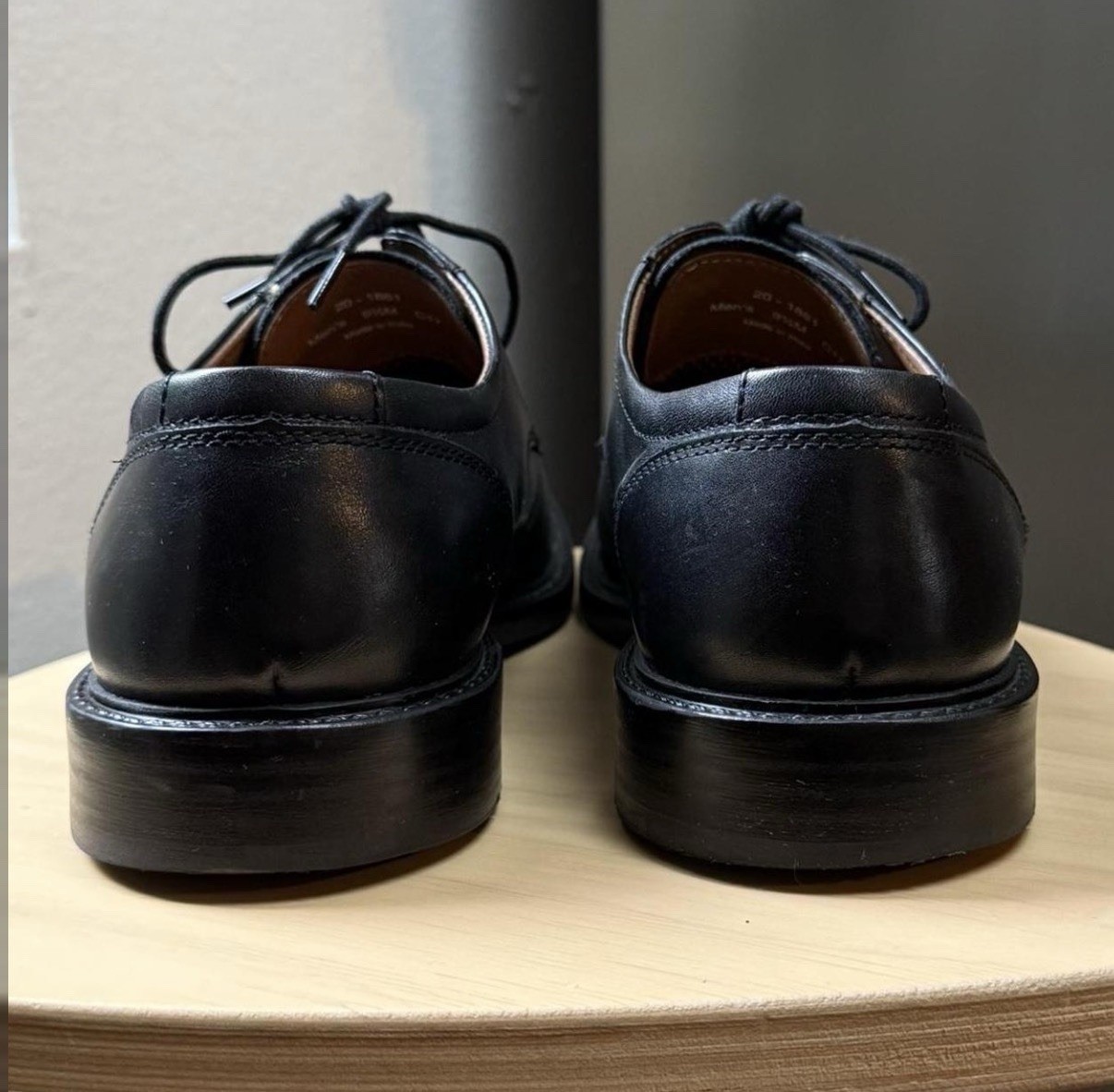 Johnston & Murphy Men’s Black Leather Cap Toe Oxford Lace-Up 9.5M 20-1861