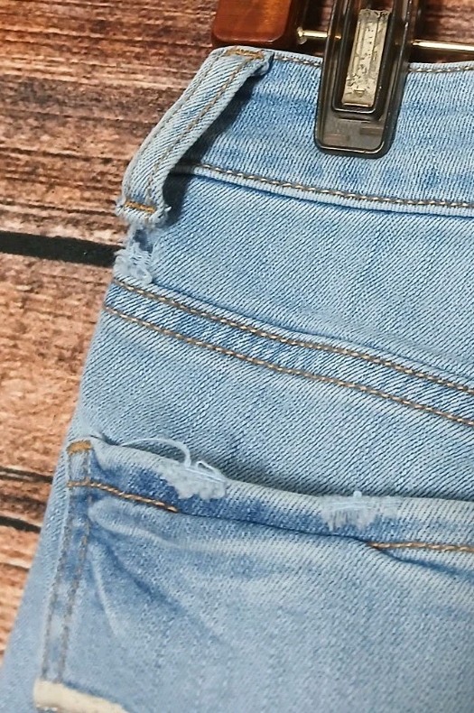 American Eagle Jeans 4 Ankle Crop Jegging Distressed Light Wash Low Rise Raw Hem