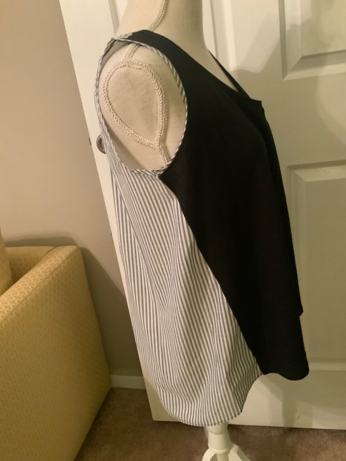🌸 Ann Taylor Loft Black Gray Stripe Sleeveless Size S Pullover Tank Top 🌸