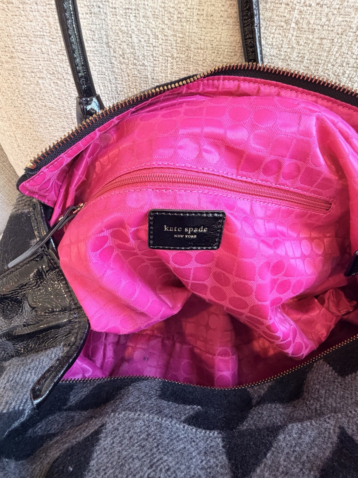 Kate Spade Houndstooth Shoulder Zip Top Black/Gray Pink Interior