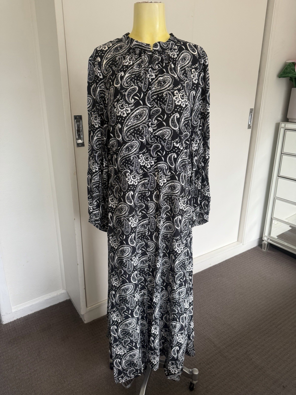 Veronika Maine Dress 16 Black White Paisley Midi Rrp $399 Made In AU