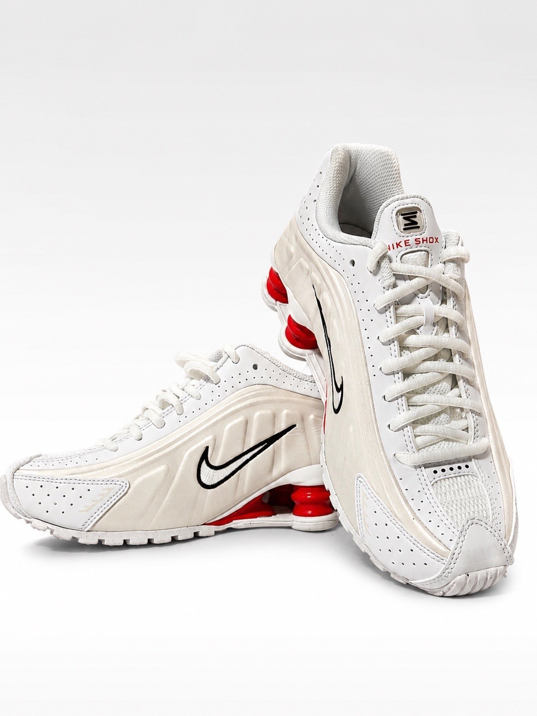 NEW Nike Shox R4 Women’s Size 6/Youth 4.5 White Phantom Red Running Shoes N36