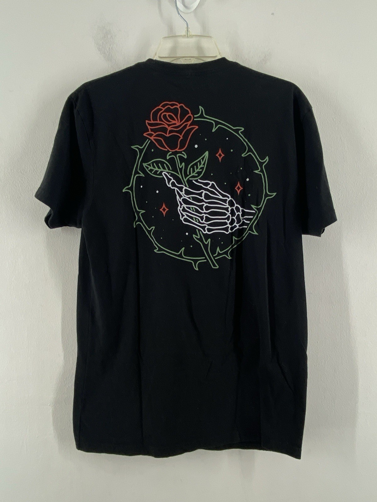 Into The Am Mens Skull Skeleton Rose T-Shirt Size M