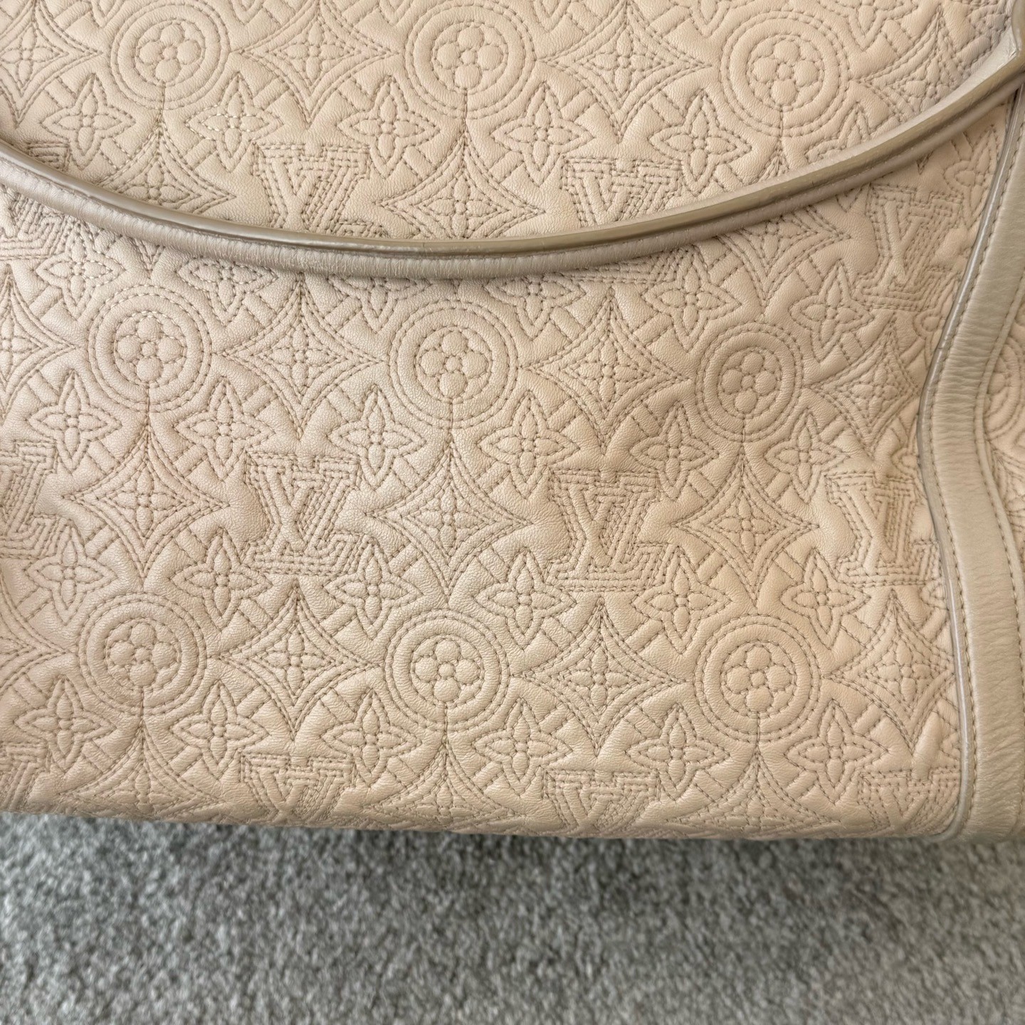 Louis Vuitton Pre-Owned Authentic Luxury Handbag 34x13x30cm
