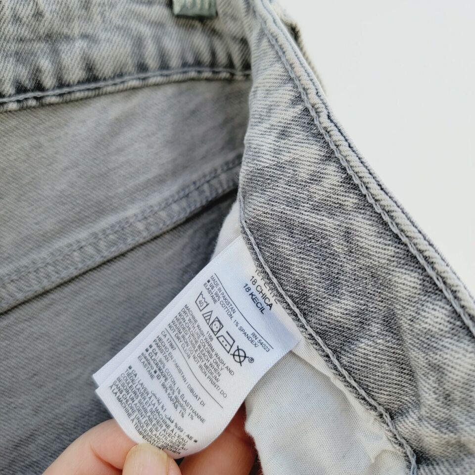 Old Navy Women’s High-Waisted Straight Leg Jeans Gray