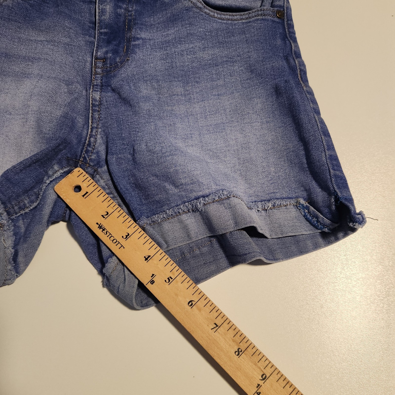 Celebrity Pink Denim Shorts Dark Blue Cuffed Mid-Rise Mom Stretch Size 9/29