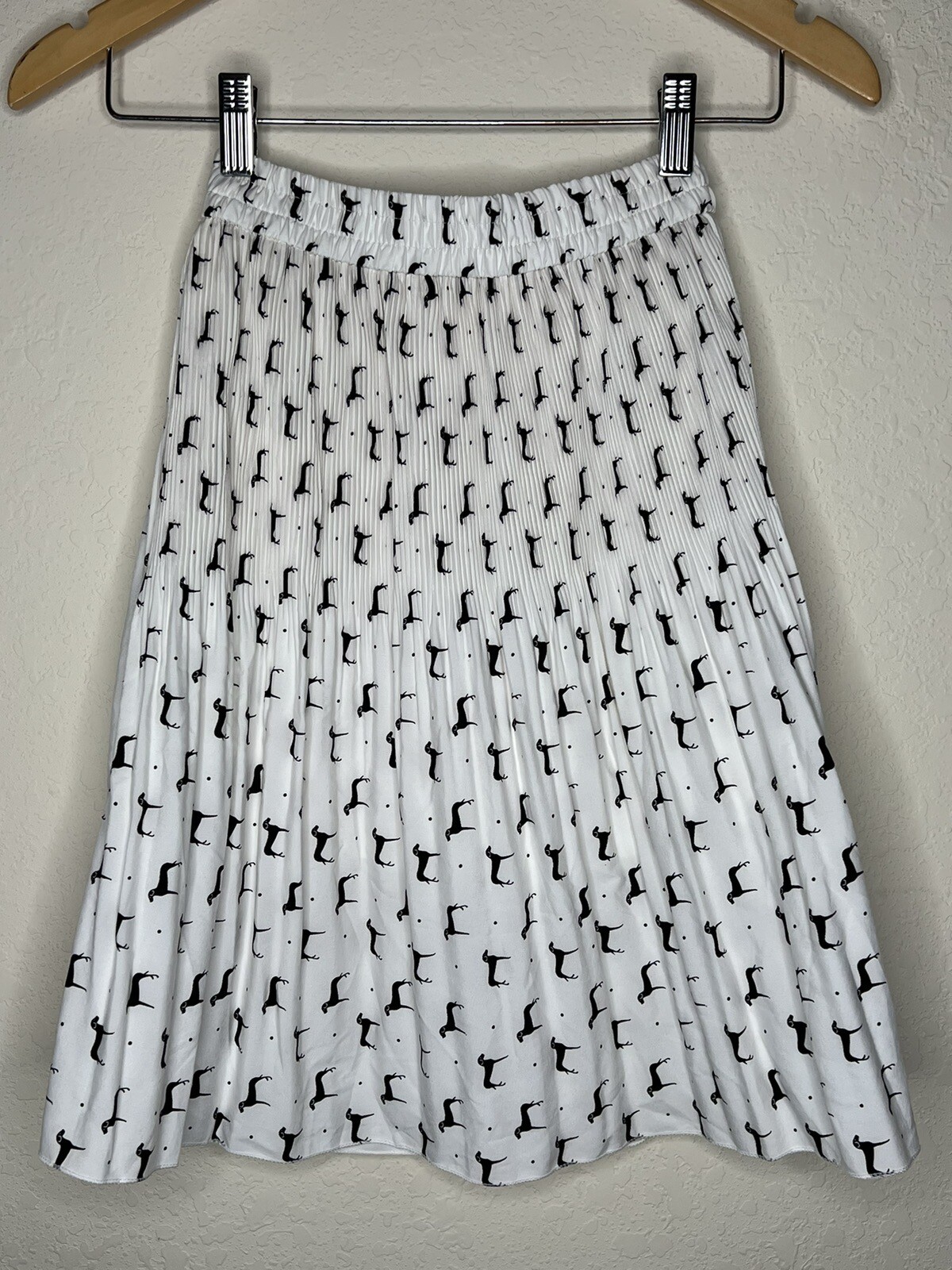 All Over Dog Print Midi Skirt Womens Size XS 20” Pleated White & Black