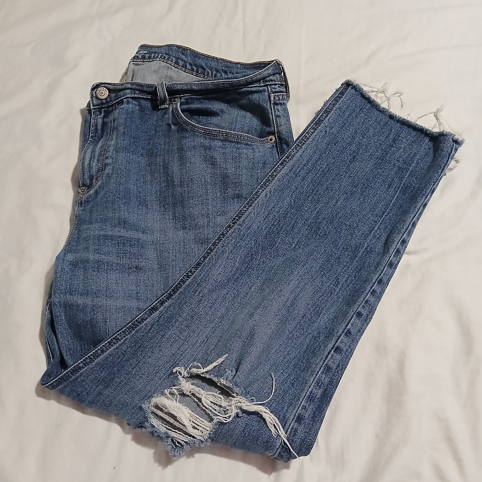 OLD NAVY Boyfriend Jeans 16 Medium Wash Distressed raw Hem 99% Cotton 1% Spandex