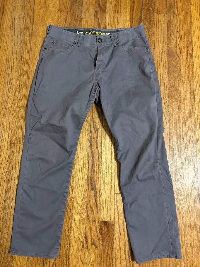 Lee Extreme Motion MVP Pants Mens 36×30 Grey Straight Fit Tapered Leg Stretch Go