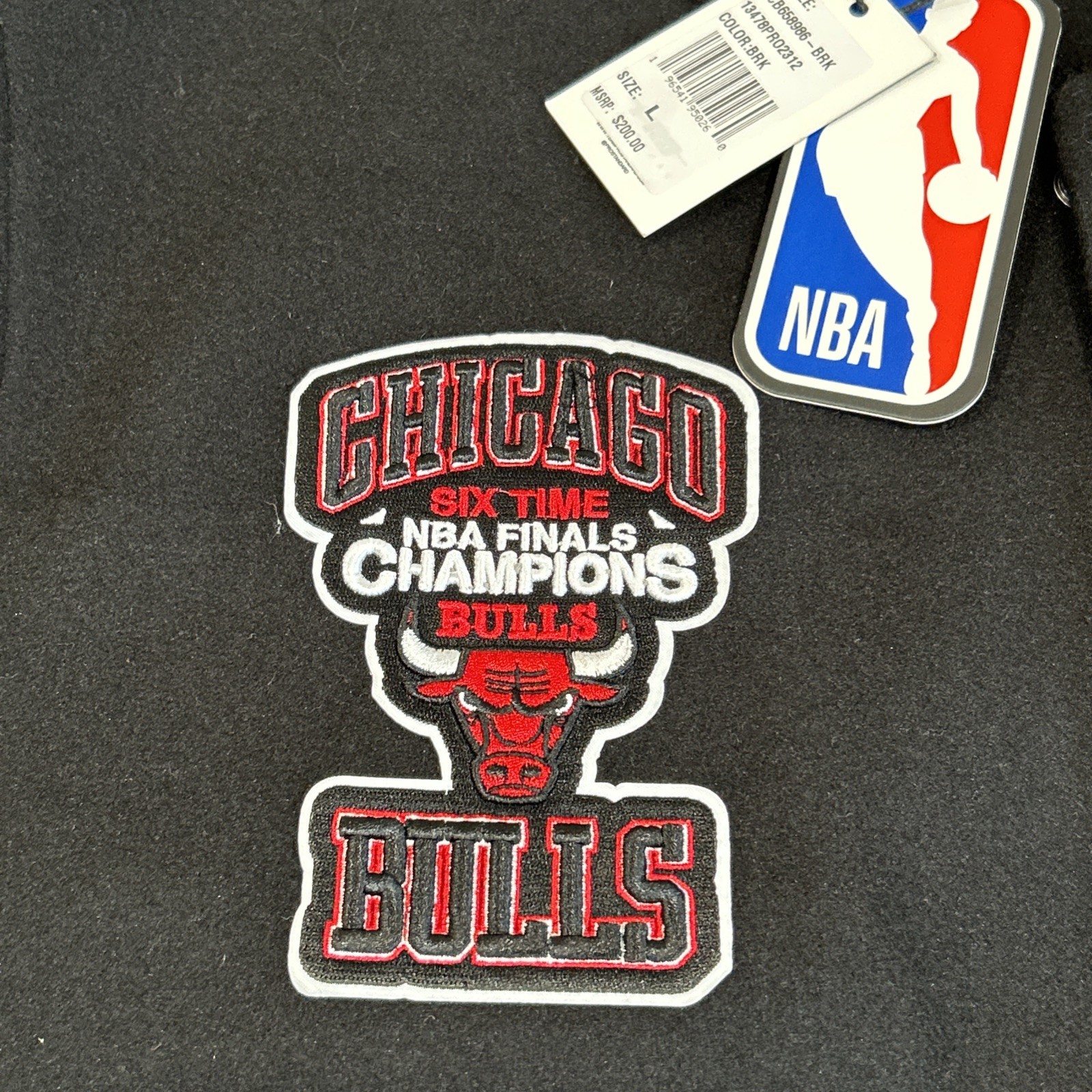 PRO STANDARD NBA CHICAGO BULLS CREST EMBLEM MEN’S RIB WOOL VARSITY JACKET BLACK
