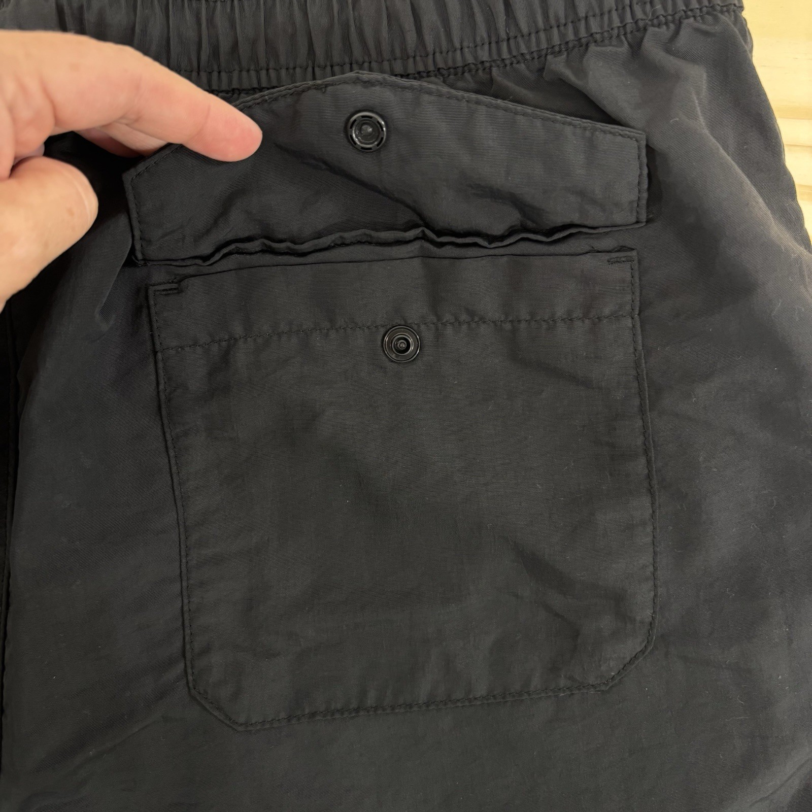 H&M Men’s Black Nylon Pull On Shorts XL Drawstring Zip Pockets Snap Back Pocket