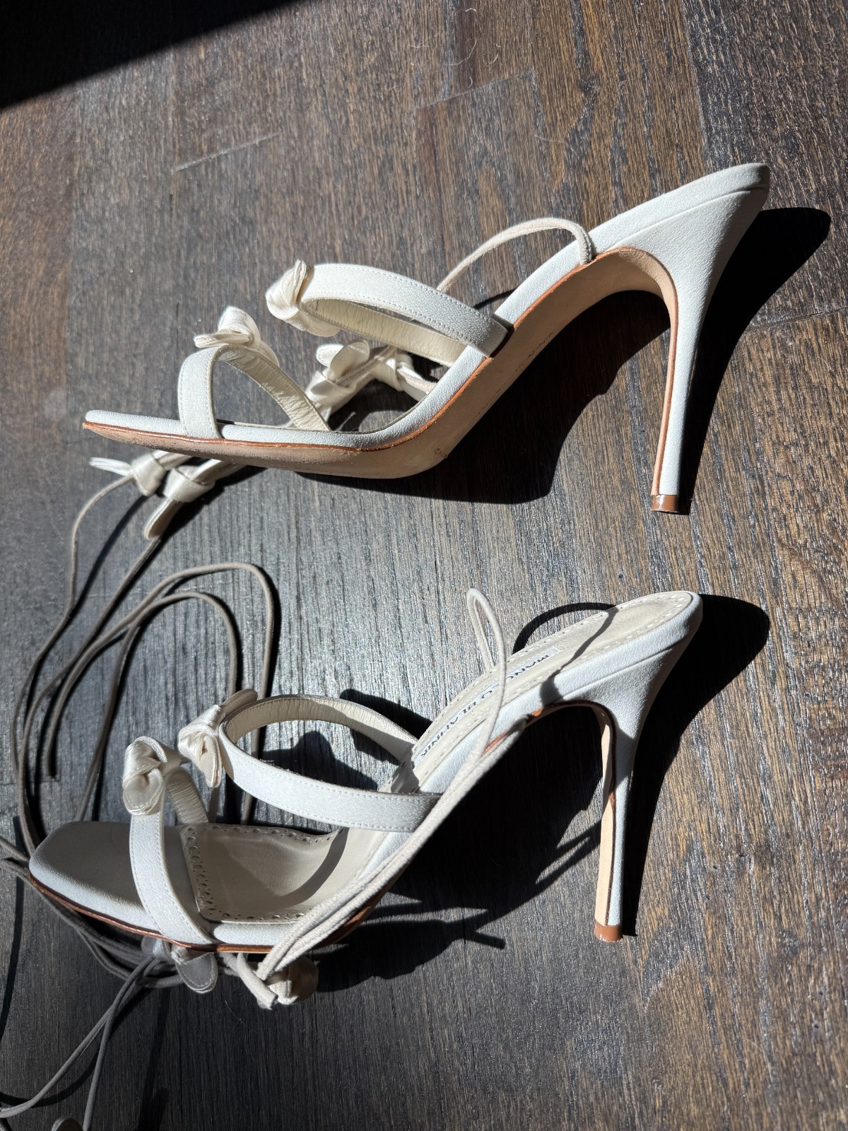 Manolo Blahnik Fiocco Mini Bow Ankle Tie Heel – 105mm, size 37