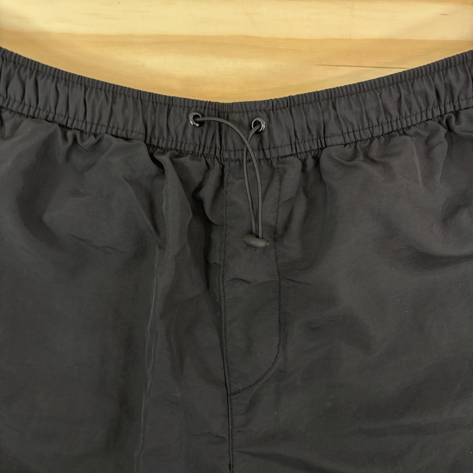 H&M Men’s Black Nylon Pull On Shorts XL Drawstring Zip Pockets Snap Back Pocket