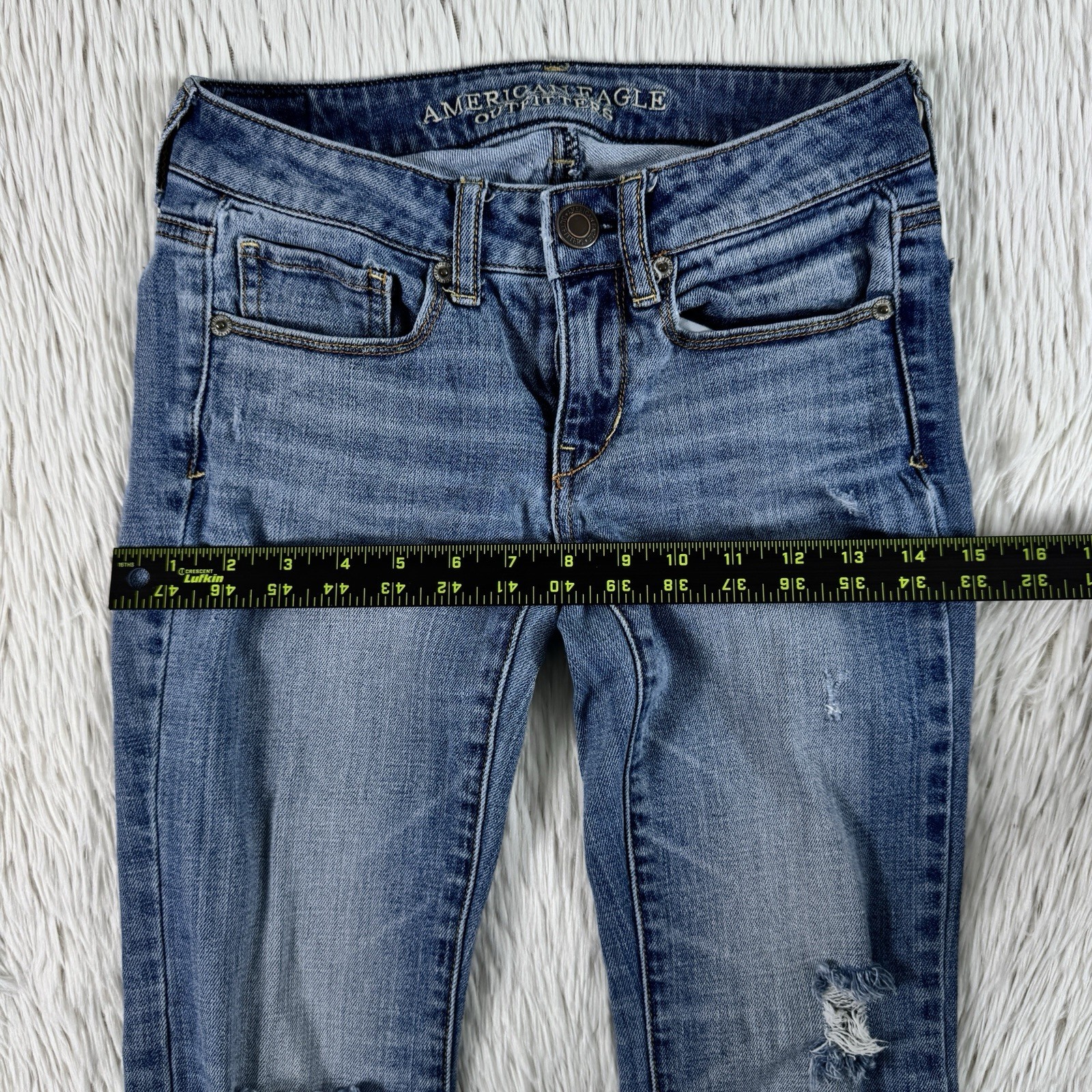 American Eagle Light Wash Distress Low-Rise Stretch Skinny Women’s Size 00 Short