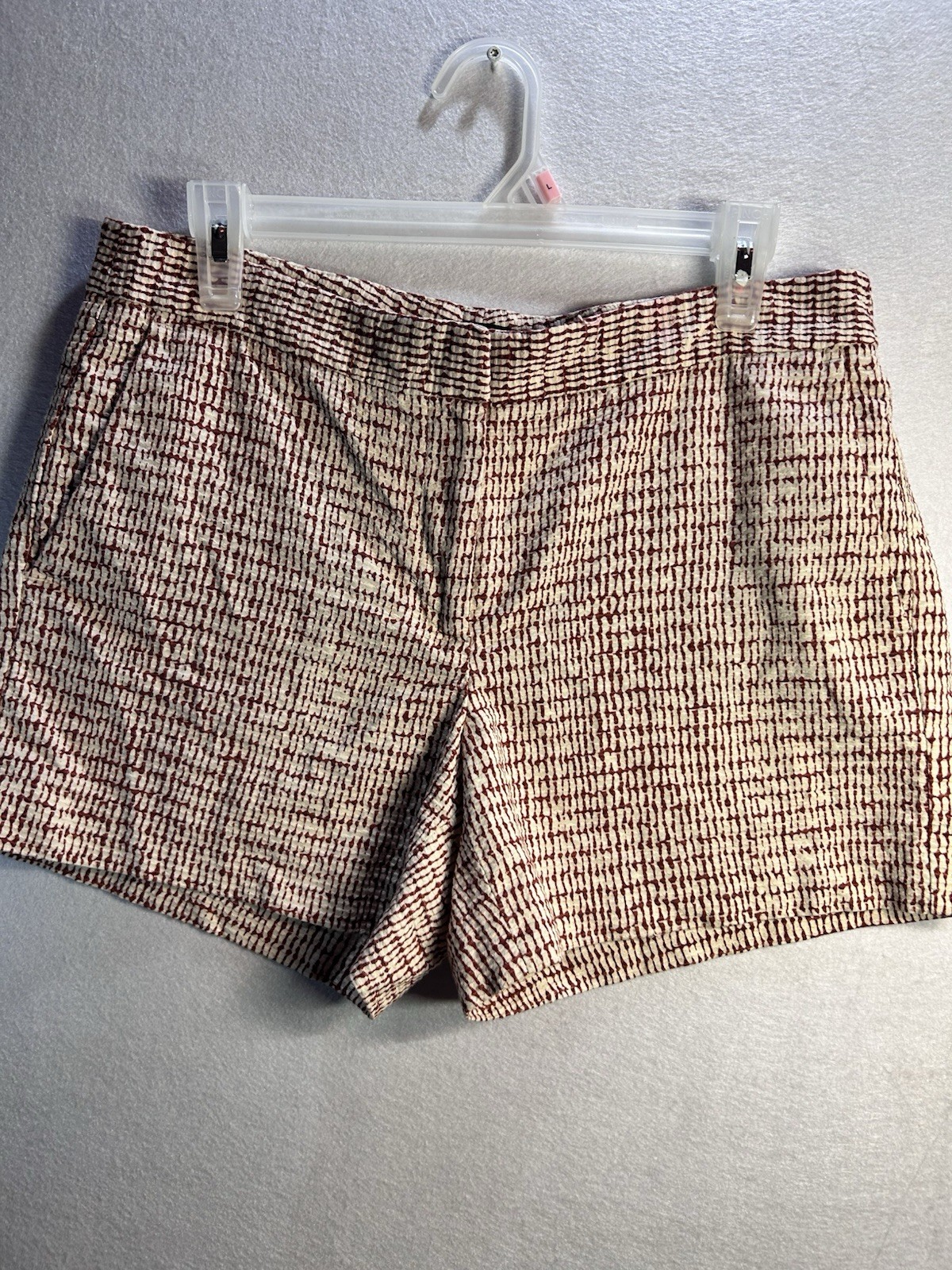 Ann Taylor Women’s Seersucker Chino Shorts Striped Mid Rise Pockets Cream Red 6