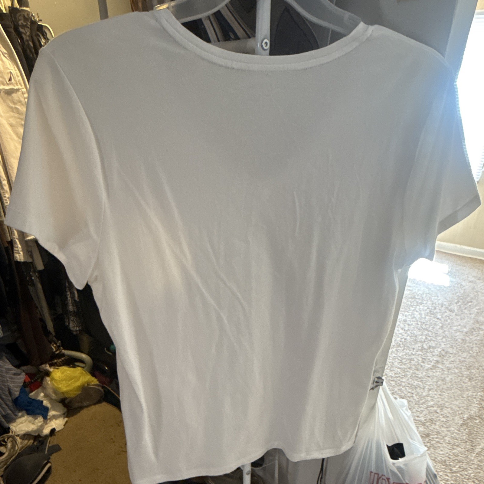 Nautica women’s White Solid Logo V-Neck Short Sleeve Knit T-Shirt Size XL