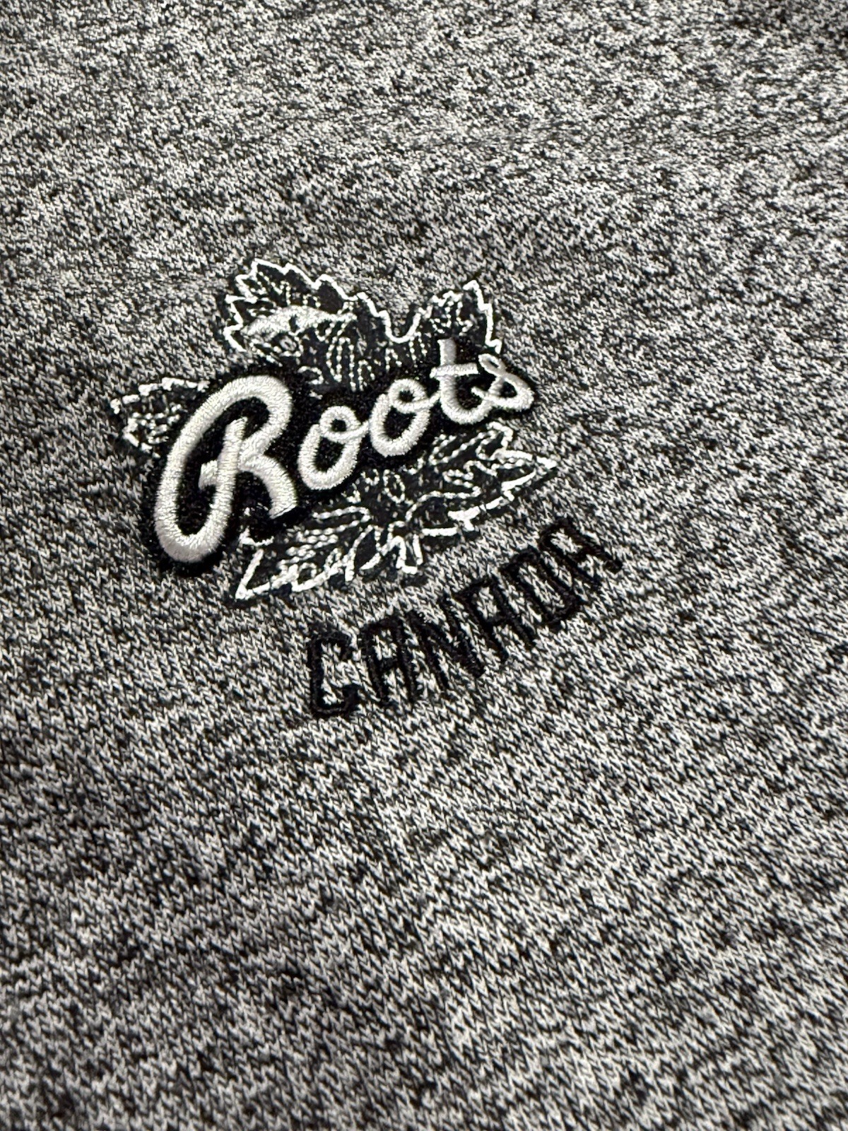 ROOTS / CANADA – Fuzzy Beaver Logo XLg. Pullover Sweater Jacket – EXCELLENT