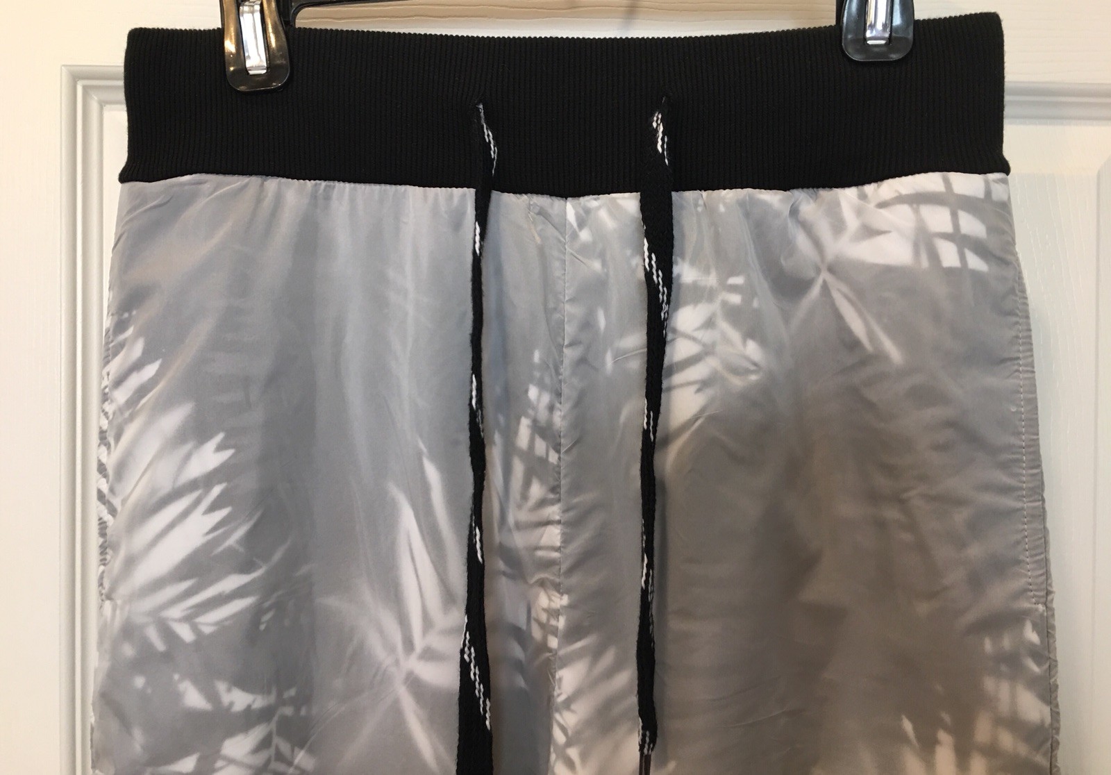 $98 NEW RIVALDI BLACK Water Resistant Windbreaker Active Pants Sz M NWT