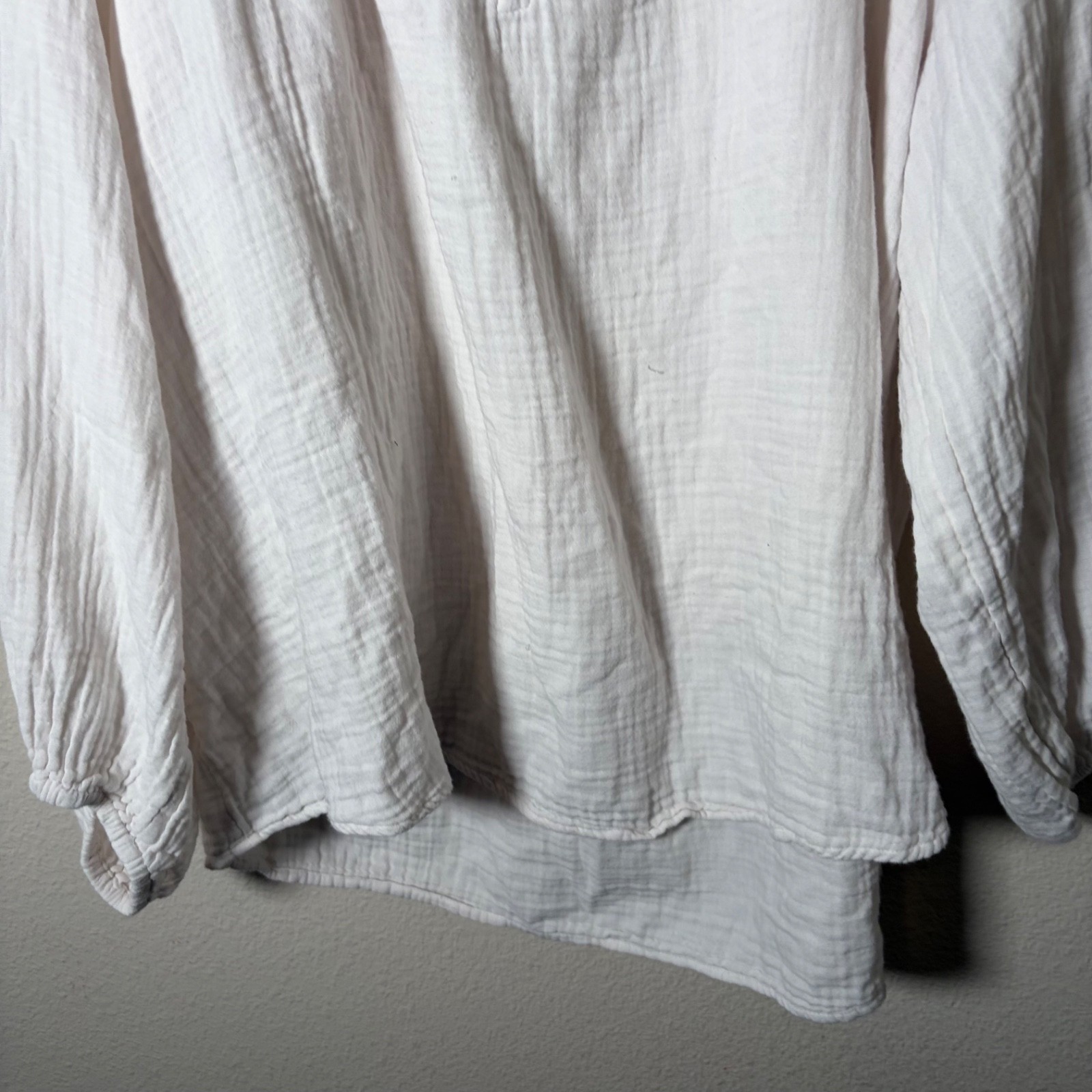 Old Navy Blouse Women’s XL Ivory Gauze Casual V-Neck Shirt Top Casual