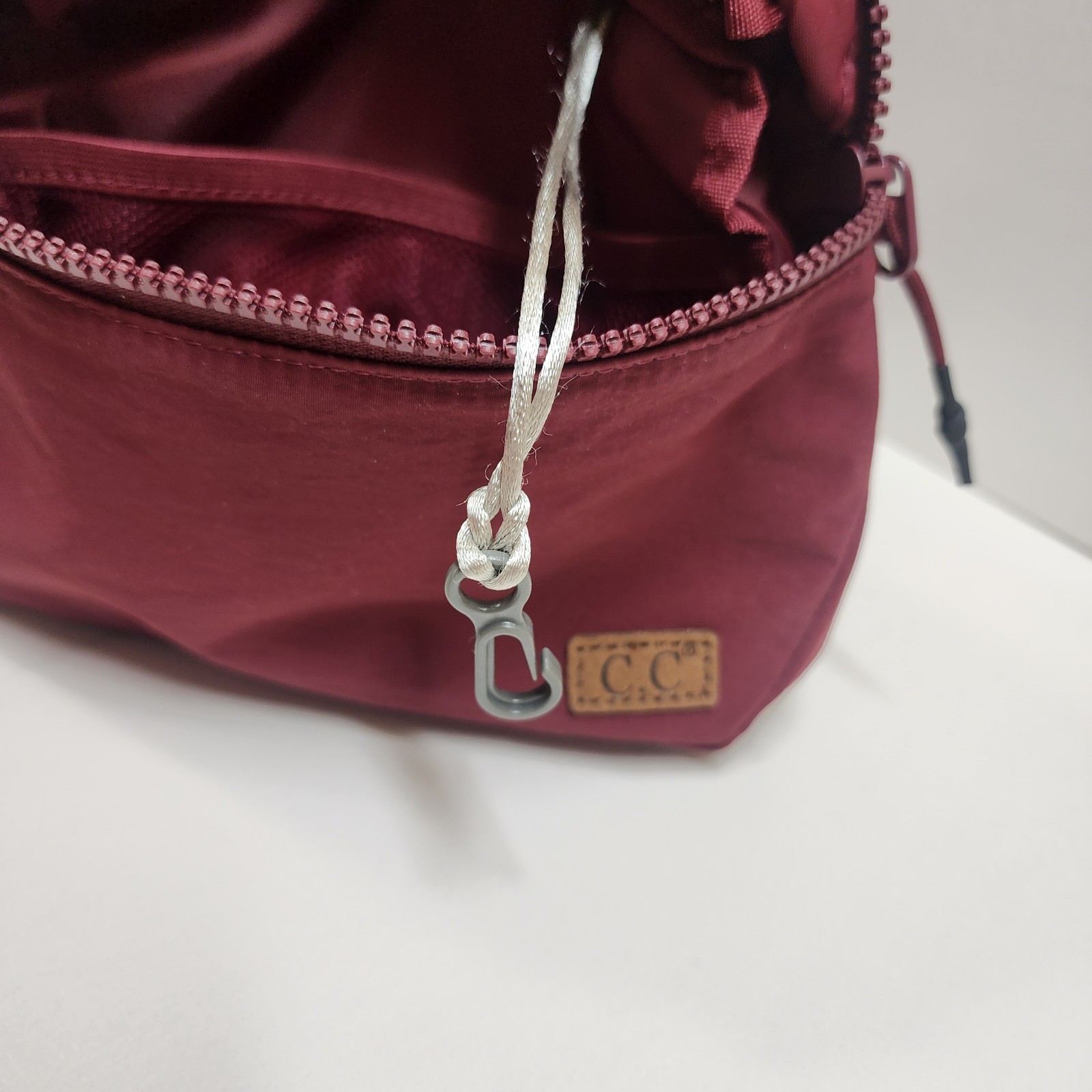 C.C Everyday Solid Color Zipper Cross Body Belt Bag Fanny Pack Burgundy EUC