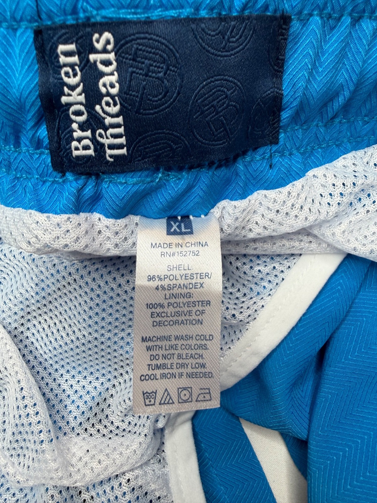 Broken Threads Blue Swim Trunks Men’s XL Lined Beach Shorts Neon Pockets
