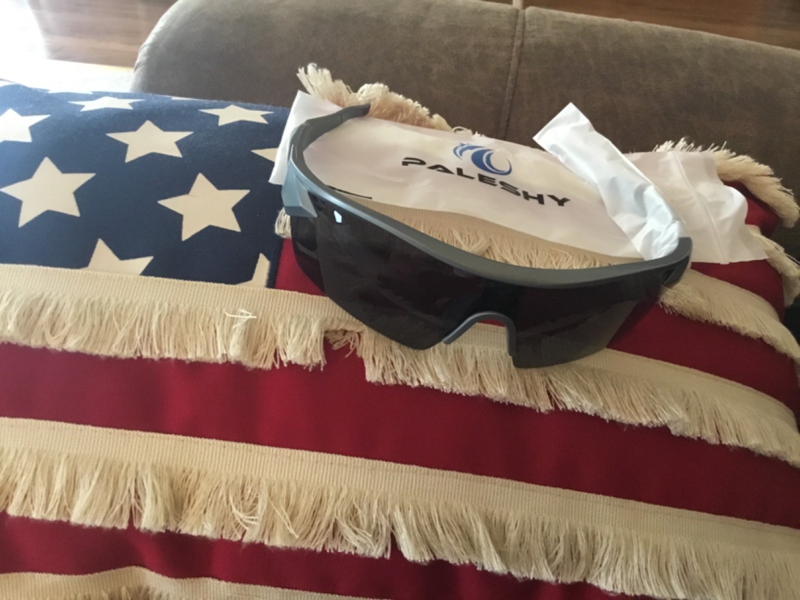 POLARIZED SPORTS SUNGLASSES, STYLISH,BIKING,HIKING ,OUTDOORS, UNISEX CHOOSE FAV.