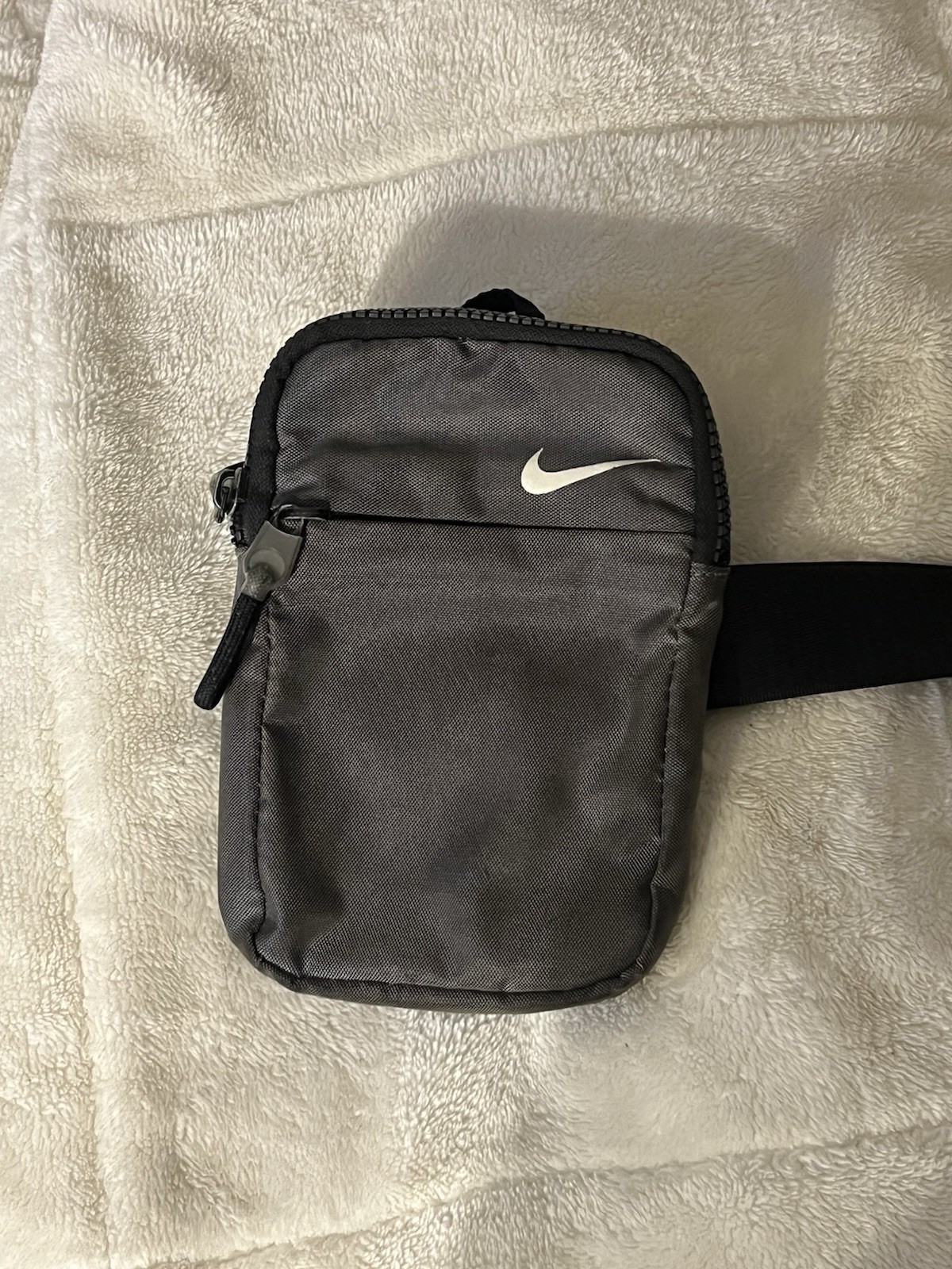 Nike Essentials Crossbody Bag Fanny Hip Waist Belt Pack