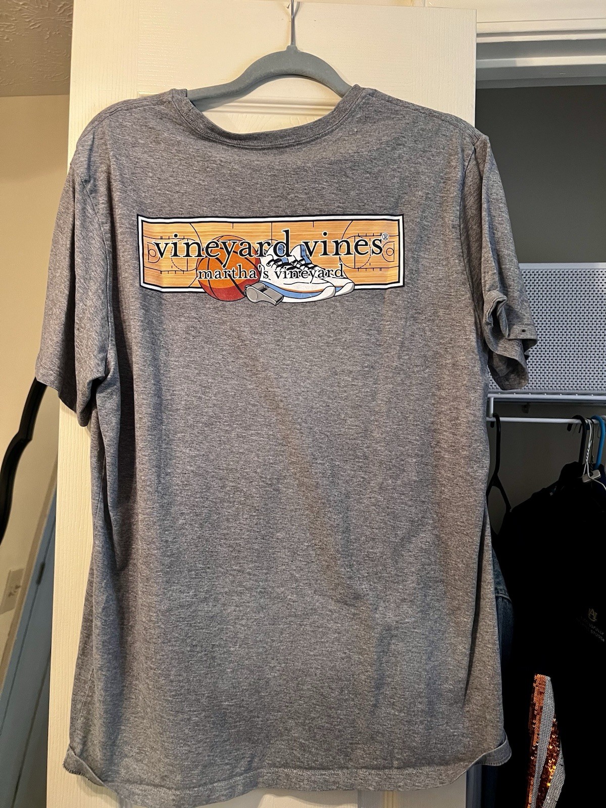Vineyard Vines Men’s Gray Graphic Print Pocket Crew Neck Short Sleeve T-Shirt M