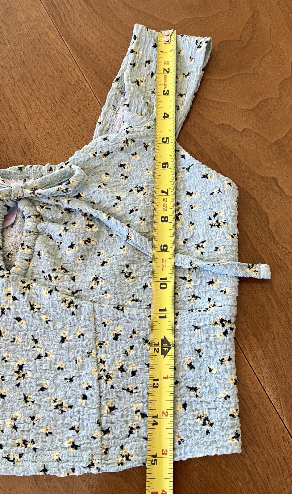 No Boundaries Boho Junior Med. (7-9) Sage Green Floral Cropped Top W/Tie Front