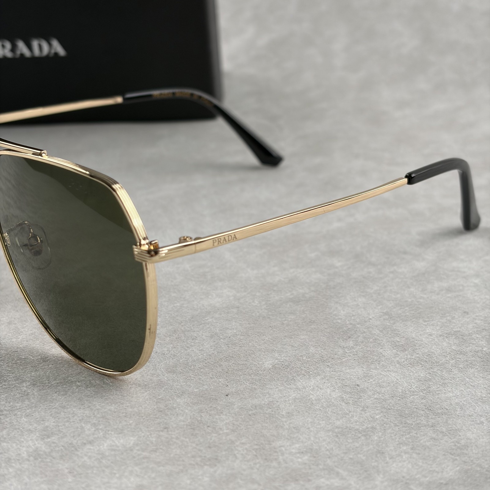 New In Box – Prada Men’s Geometric Aviator Designer Sunglasses Gold Frame