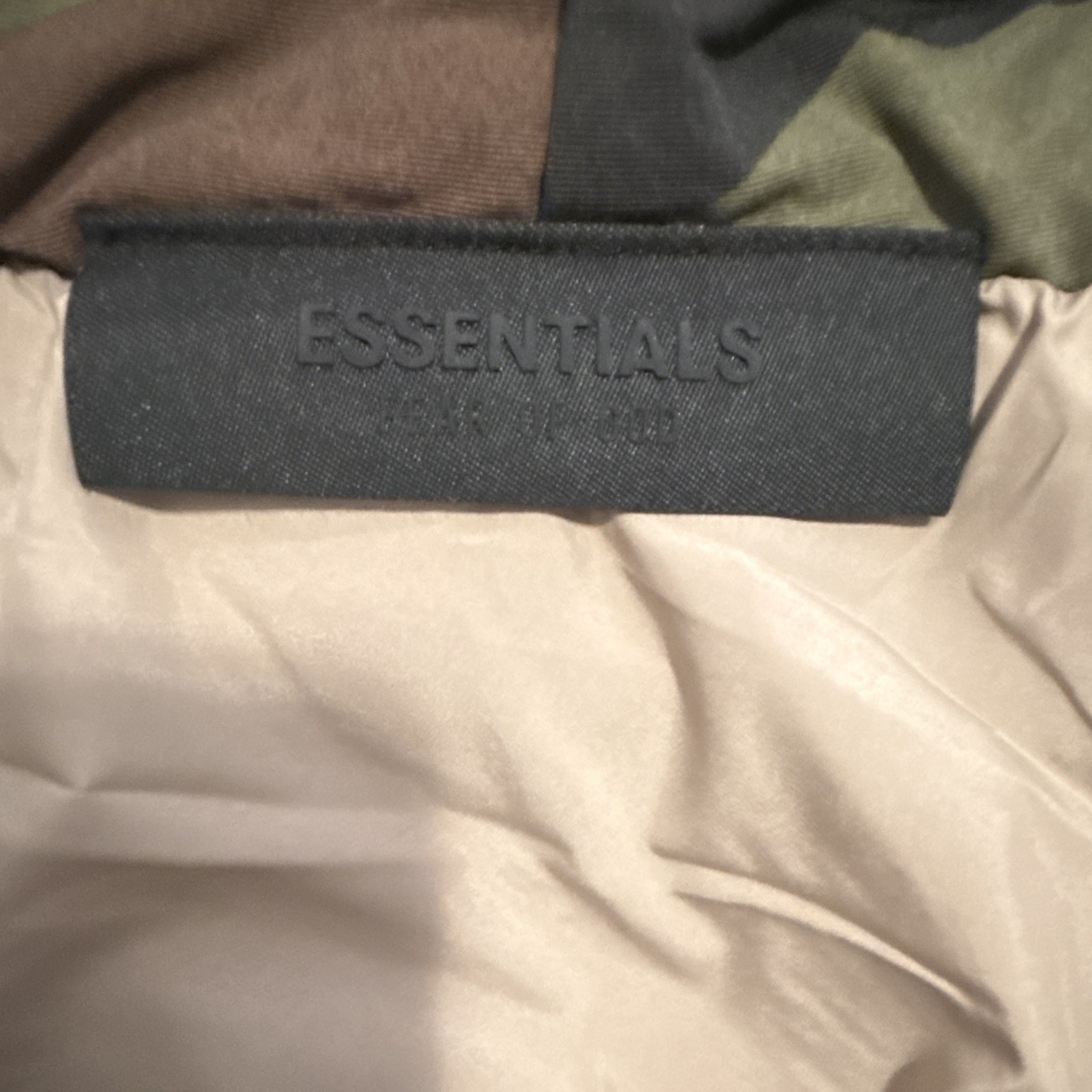 ESSENTIALS Fear of God Men’s Nylon/Viscose Camo Hooded Zip Puffer Jacket Size M
