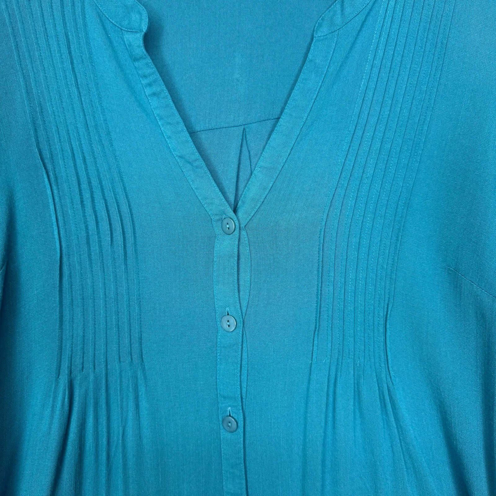 Soft Surroundings Top Womens Medium Teal Blue Eyelet Embroidered Blouse Pintuck