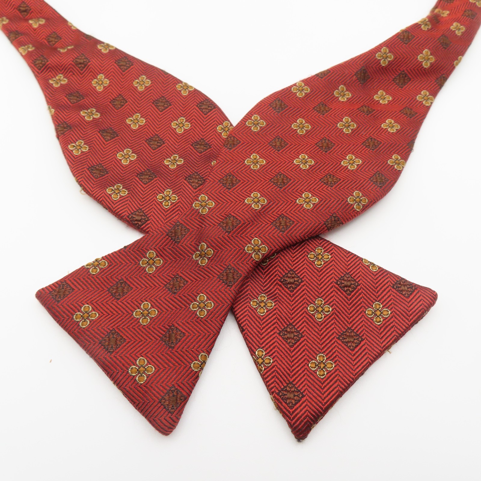 Brooks Brothers Bow Tie Silk Red Herringbone 2.25″ Wide Self Tie USA