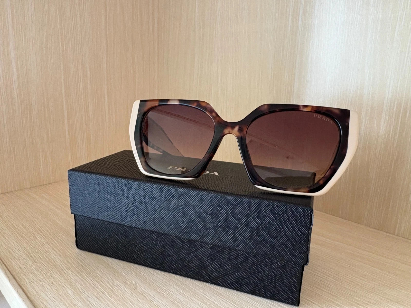PRADA PR 15WS Women’s Sunglasses 01R0A6 Tortoise Caramel Powder Brown Grad w/Box