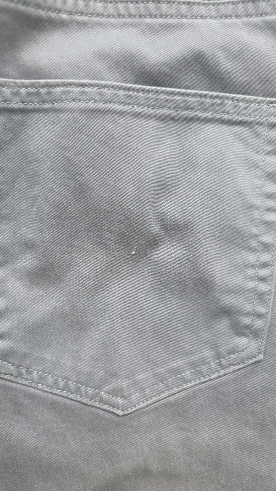 ​Dockers Men’s Gray Chino Pants Classic Fit Flat Front Size 32