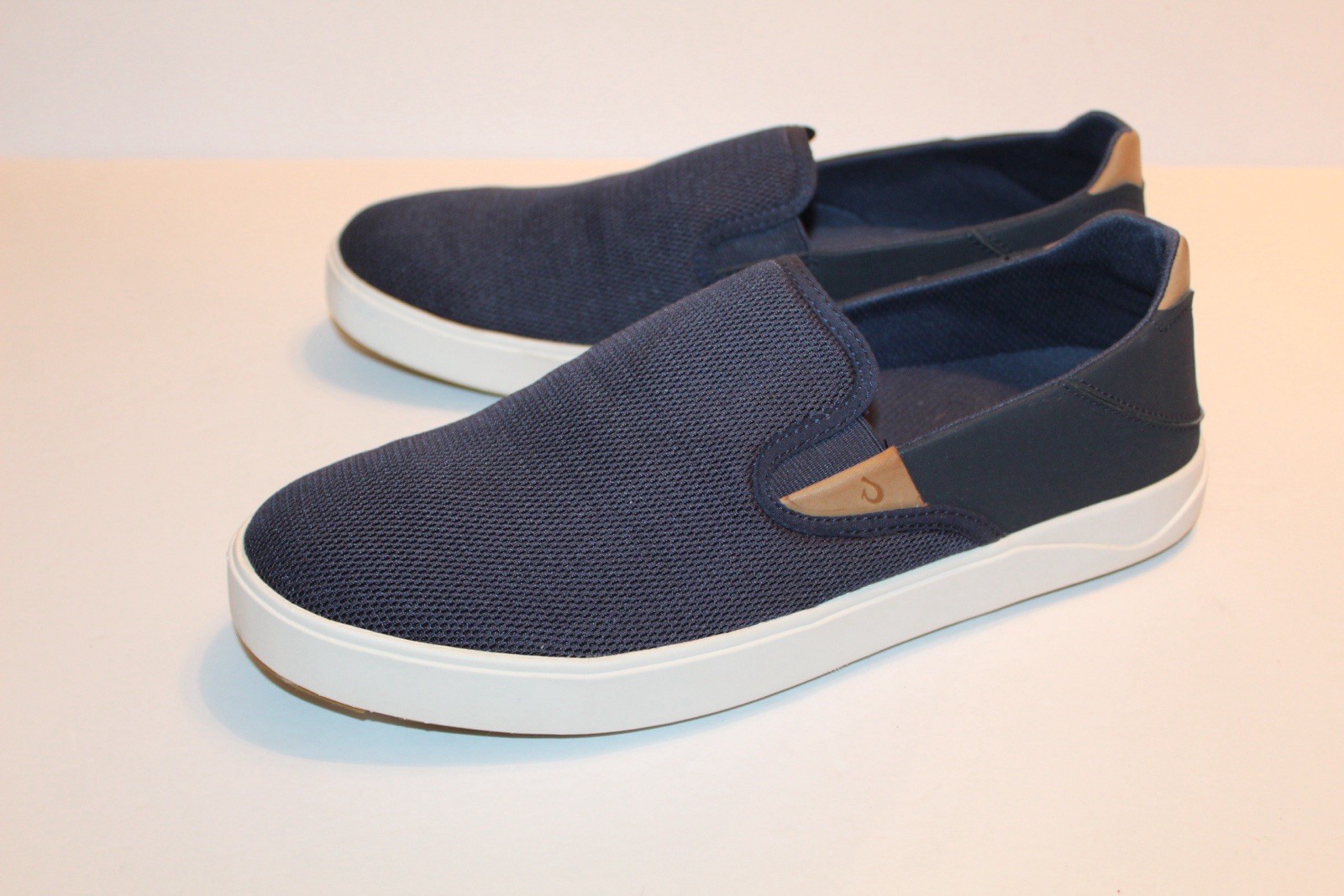 OluKai Lae‘ahi Nui Men’s Slip On Sneakers Coastal Trench Blue Tan Size 11.5