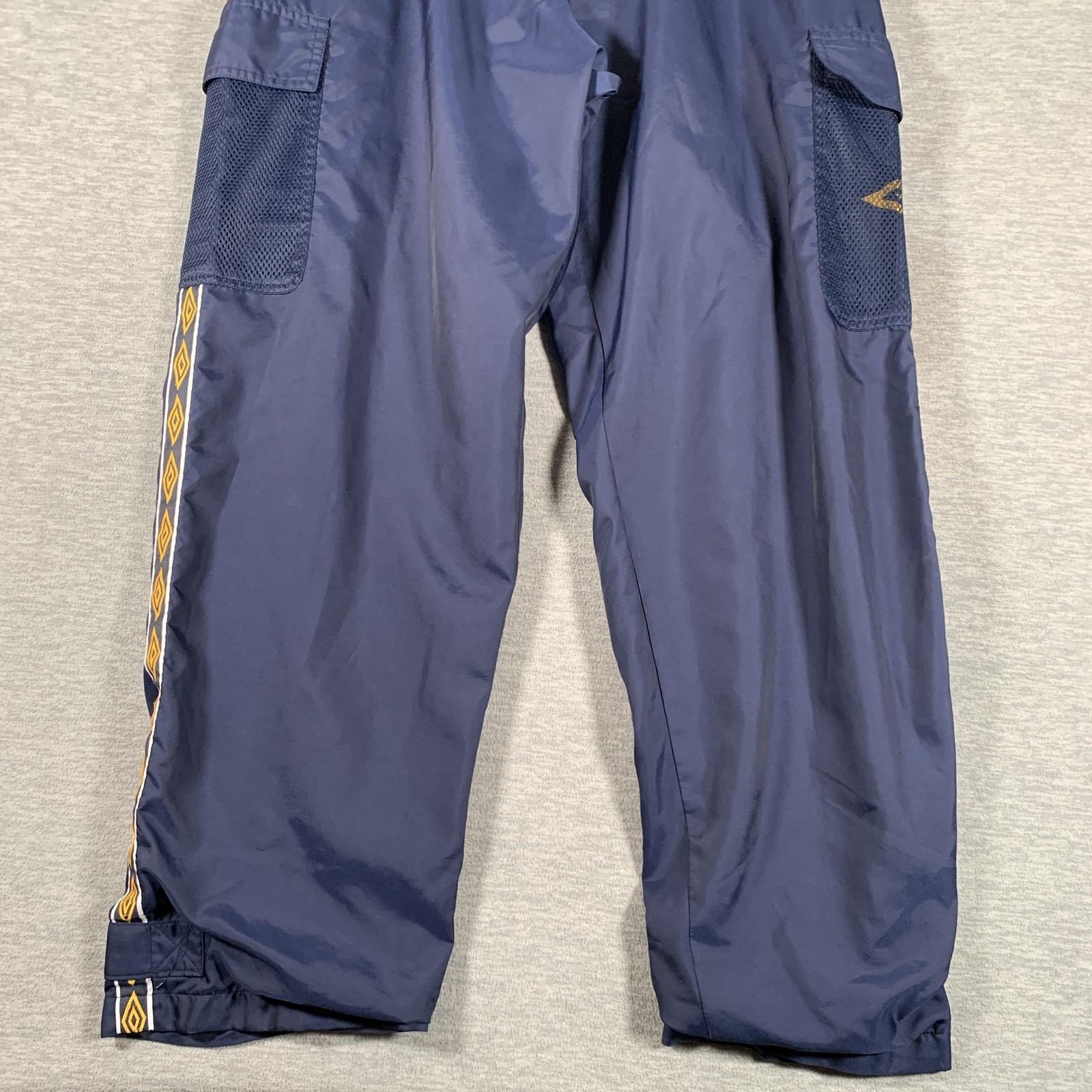 Umbro Pants Mens Large Blue Track Pants Soccer Cargo Mesh Logo UM18001