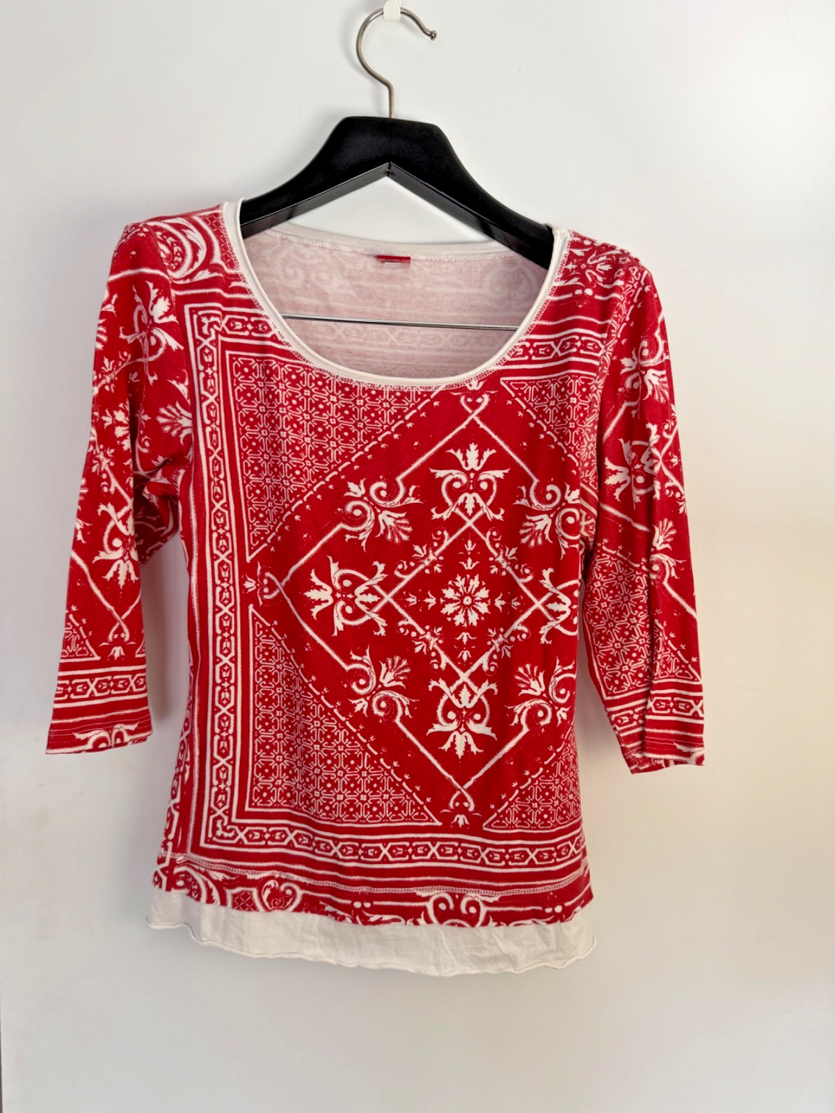 glima 3/4 sleeved M womens shirt w red hankerchief pattern & undershirt