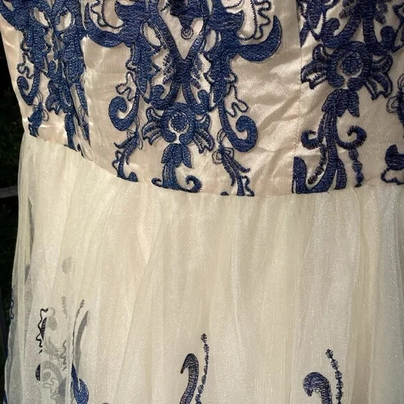 NWT Chi Chi London ivory tulle and navy lace over the tulle Kelsey dress sz. 18
