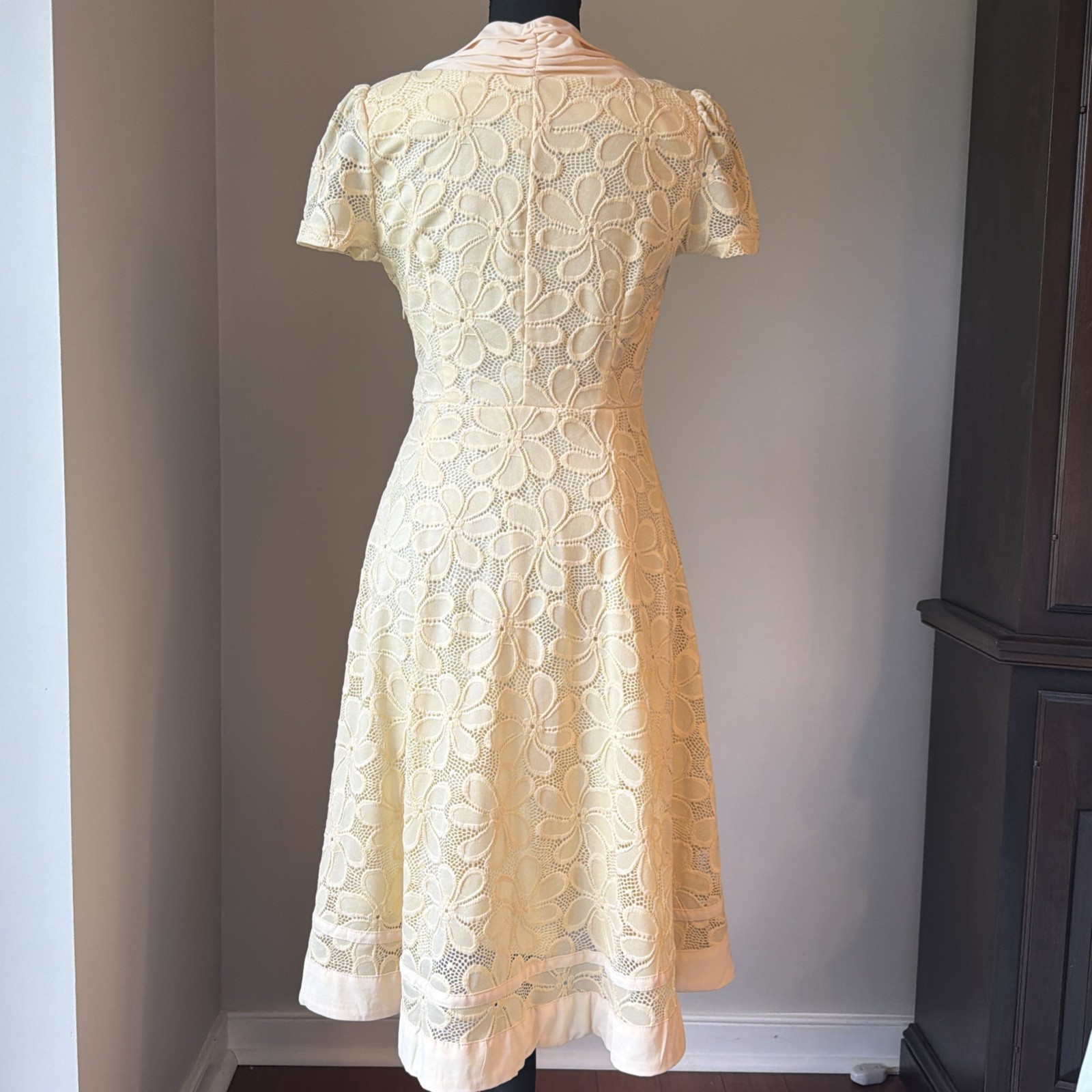 Butter Yellow Crochet Lace Dress Womens M Fit & Flare Vintage Cottagecore